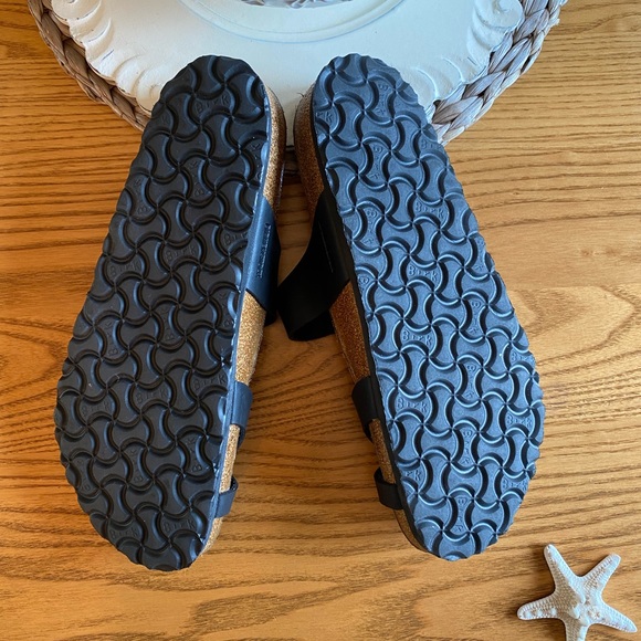 Birkenstock Black Cross-Strap Leather Sandals - Picture 4 of 4